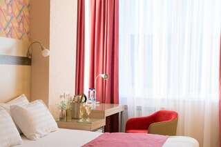 Гостиница Atlas Hotel Иркутск Стандартный двухместный номер с 1 кроватью-9